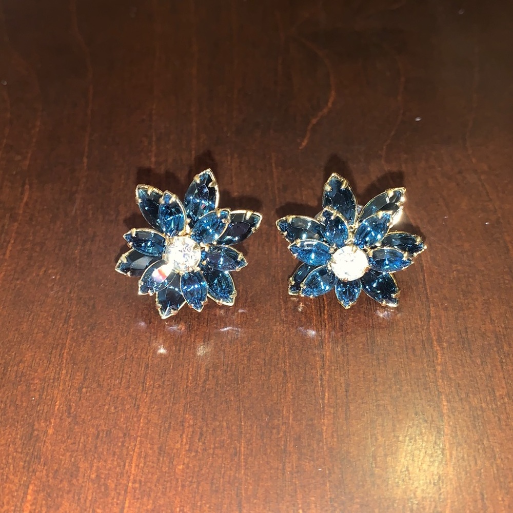NWOT Vintage Swarovski Full Lead Crystal Surgical Steel Earrings